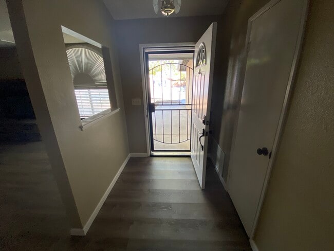 701 Beth Ln in Ridgecrest, CA - Building Photo - Building Photo