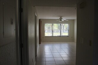 404 Bouchelle Dr, Unit #104 in New Smyrna Beach, FL - Building Photo - Building Photo