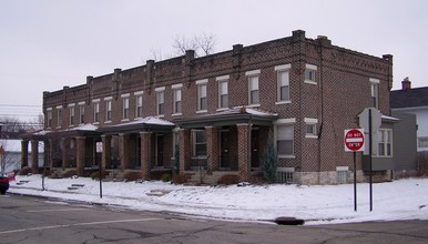 1331-1343 Bruck St in Columbus, OH - Foto de edificio - Building Photo