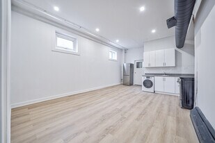 1046 Lofts in Toronto, ON - Building Photo