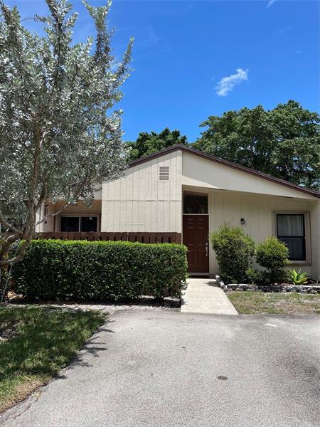 11703 Timbers Way in Boca Raton, FL - Foto de edificio - Building Photo