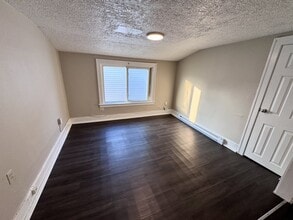 1073 Albert Rd in Windsor, ON - Building Photo - Building Photo