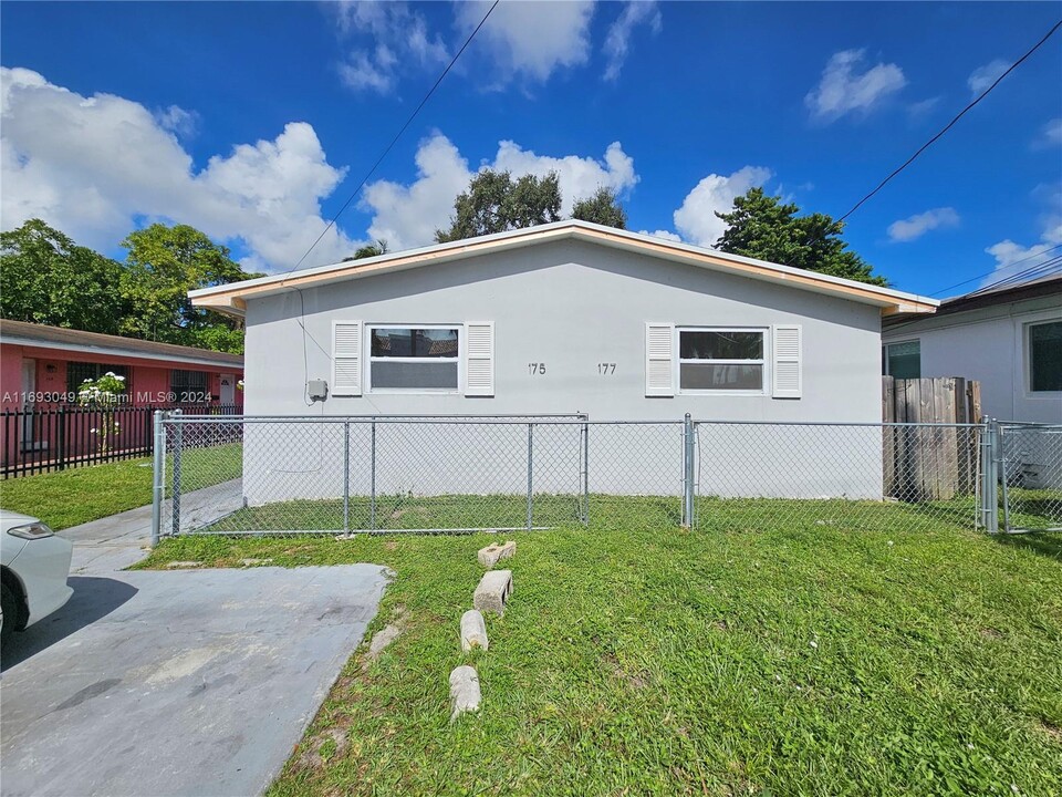 175 NE 168th St in North Miami Beach, FL - Building Photo