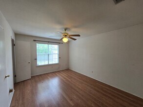 1917 Alex in Austin, TX - Building Photo - Building Photo