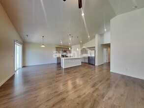 16903 Bethany Ave in Caldwell, ID - Foto de edificio - Building Photo