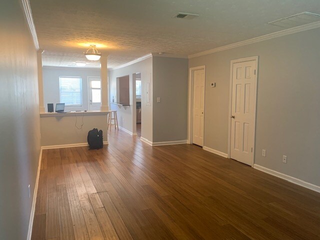 225 Winding River Dr in Sandy Springs, GA - Building Photo