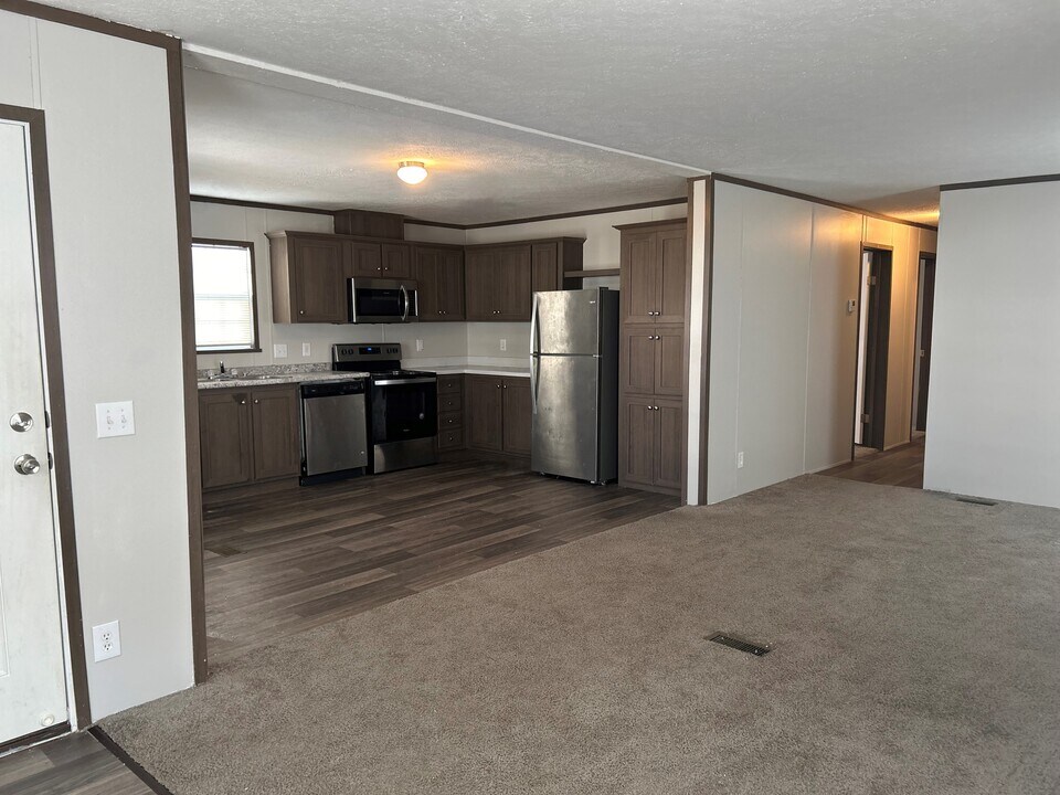 60 Mockingbird Hill in House Springs, MO - Building Photo