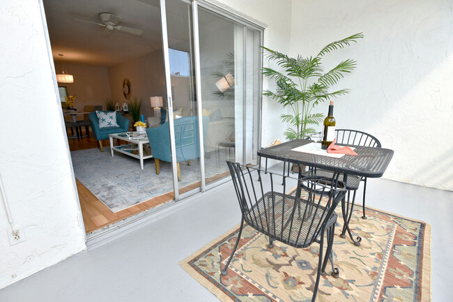 property at 1432 S Lakeside Dr