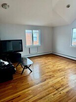 61-26-61173 173rd St in Queens, NY - Building Photo