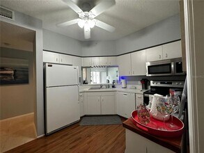 5515 Fair Oaks St, Unit 3A in Bradenton, FL - Building Photo - Building Photo