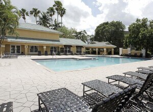 4025 W McNab Rd in Pompano Beach, FL - Building Photo - Building Photo