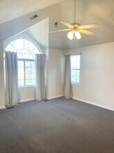 562 Pheasant Way, Unit #2 in Centerville, UT - Foto de edificio - Building Photo