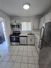 Chateau Apartments in Burlington, NJ - Building Photo - Building Photo