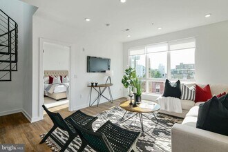 2421 N Mascher St in Philadelphia, PA - Building Photo - Building Photo