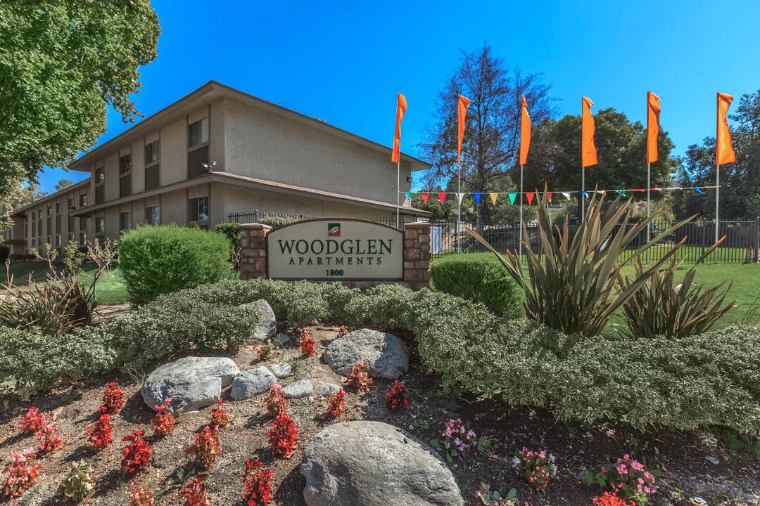 Woodglen Apartment Homes in West Covina, CA - Foto de edificio