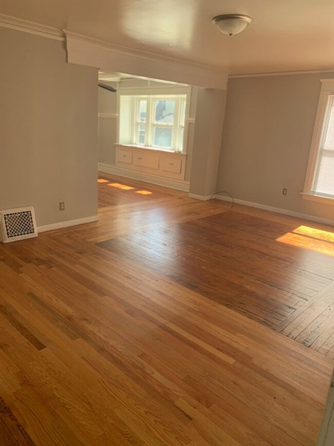 300 Ferguson St in Lansing, MI - Building Photo - Building Photo