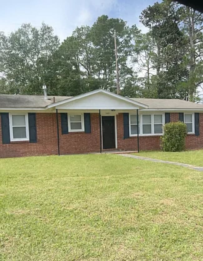 property at 3601 Eastgate Dr