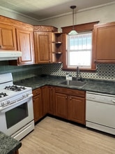 108 S Rutland St, Unit 108 in Watertown, NY - Foto de edificio - Building Photo