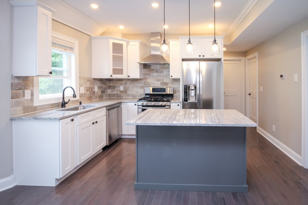 43 Cypress St, Unit 2 in Watertown, MA - Foto de edificio