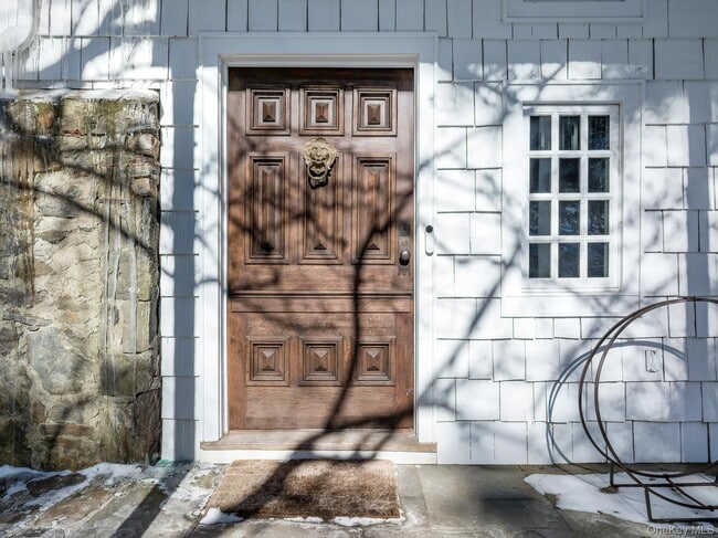 291 Roaring Brook Rd in Chappaqua, NY - Building Photo - Building Photo