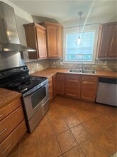 201 Canal St in Metairie, LA - Foto de edificio - Building Photo