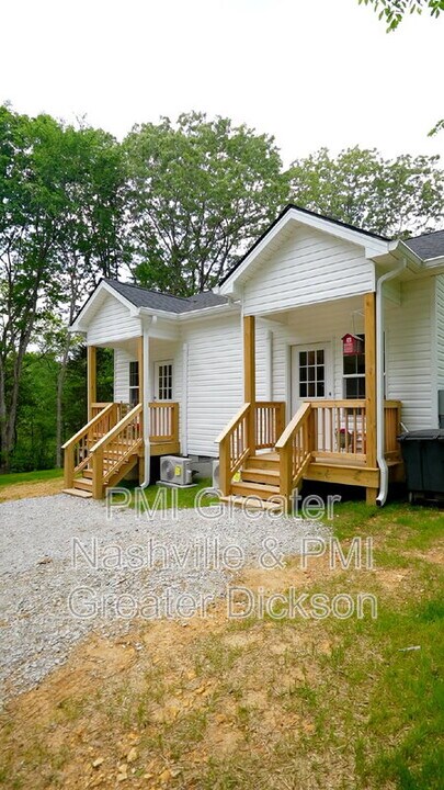 8055 Maple St in Lyles, TN - Building Photo