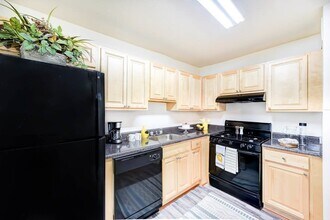 Ashton Heights in Suitland, MD - Foto de edificio - Building Photo