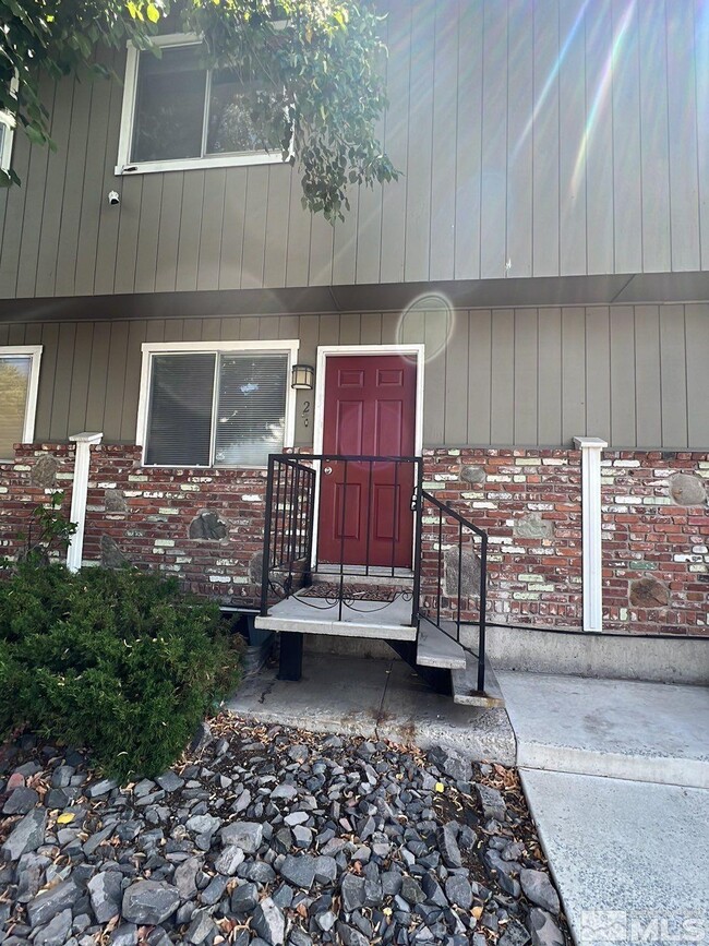 1402 E 9th St in Reno, NV - Building Photo - Building Photo