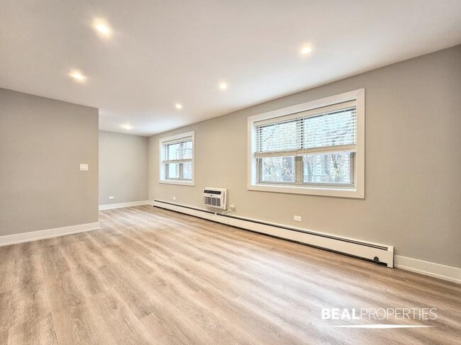 property at 452 W Oakdale Ave