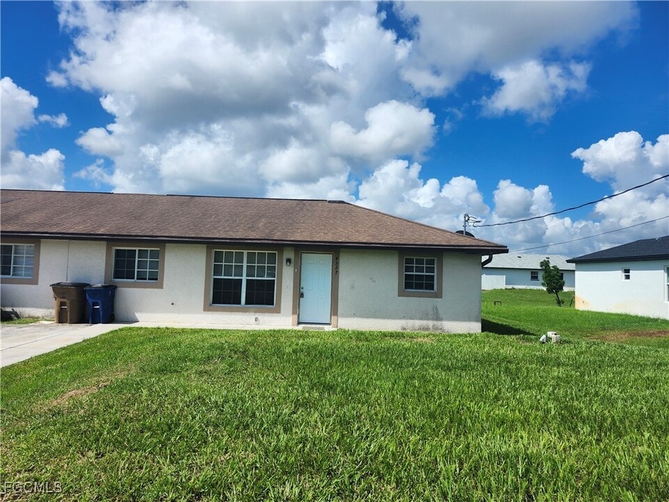 4527 19th St SW in Lehigh Acres, FL - Building Photo