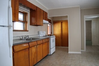 91 Sagamore St, Unit First Floor in Manchester, NH - Foto de edificio - Building Photo