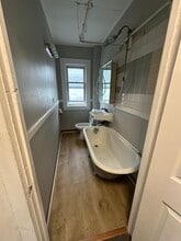 17 Cottage Green, Unit 15 in Enfield, CT - Foto de edificio - Building Photo