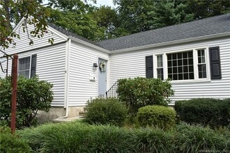 70 Benedict Ave in Fairfield, CT - Building Photo - Building Photo