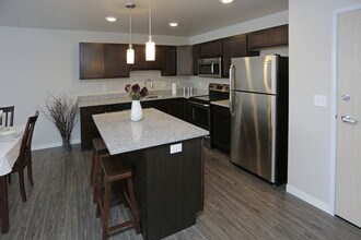 Arbor Courts in Fargo, ND - Foto de edificio - Interior Photo