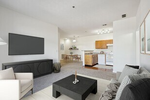 Towne Park in Troy, OH - Building Photo