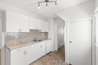 1565 Ross Ave in Winnipeg, MB - Building Photo - Building Photo