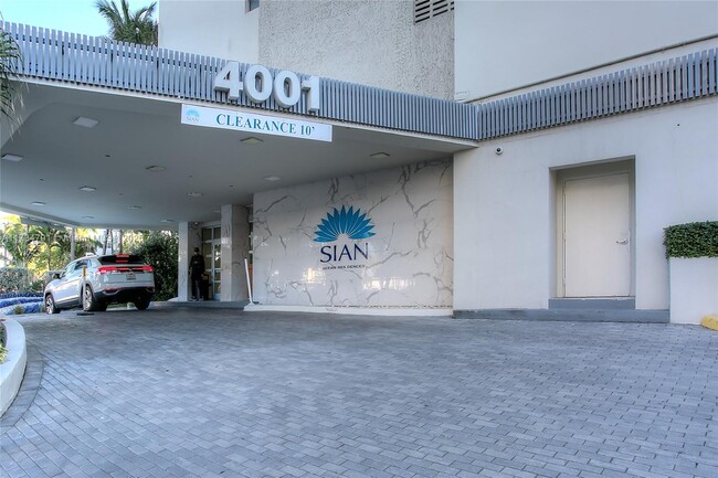 4001 S Ocean Dr, Unit 9A in Hollywood, FL - Building Photo - Building Photo