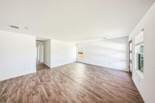 16802 N Marie Vlg Dr in Conroe, TX - Building Photo