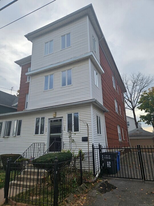 103 Kent St in Hartford, CT - Building Photo
