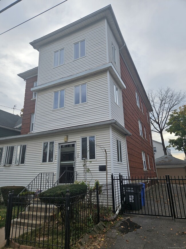 property at 103 Kent St