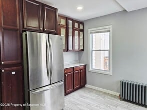 124 Willow St, Unit 1 in Wilkes-Barre, PA - Building Photo - Building Photo