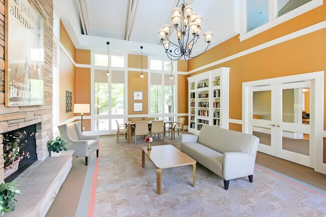 Regency Park in Guilderland, NY - Foto de edificio - Building Photo