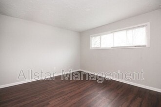 6393 Springwood Rd in Parma Heights, OH - Building Photo - Building Photo