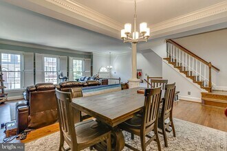 10468 Breckinridge Ln in Fairfax, VA - Foto de edificio - Building Photo