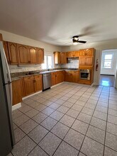 293 Main St, Unit Unit 2 in Winthrop, MA - Building Photo - Building Photo