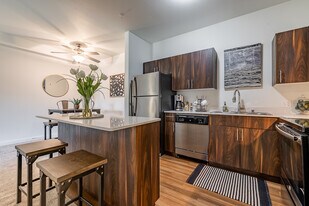 Britton Place in Lacey, WA - Building Photo