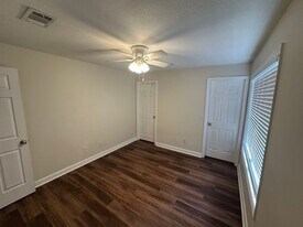 730 W Magnolia Ave in Auburn, AL - Building Photo