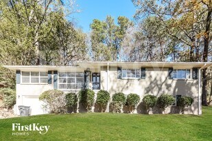 3364 Valley Park Dr in Vestavia Hills, AL - Building Photo