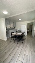 912 8th St, Unit Furnished Apartments