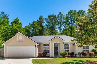 7811 Invermere Blvd N in Jacksonville, FL - Building Photo